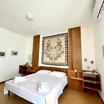 Apartman Nuras - Penthouse Antonietta With View *
